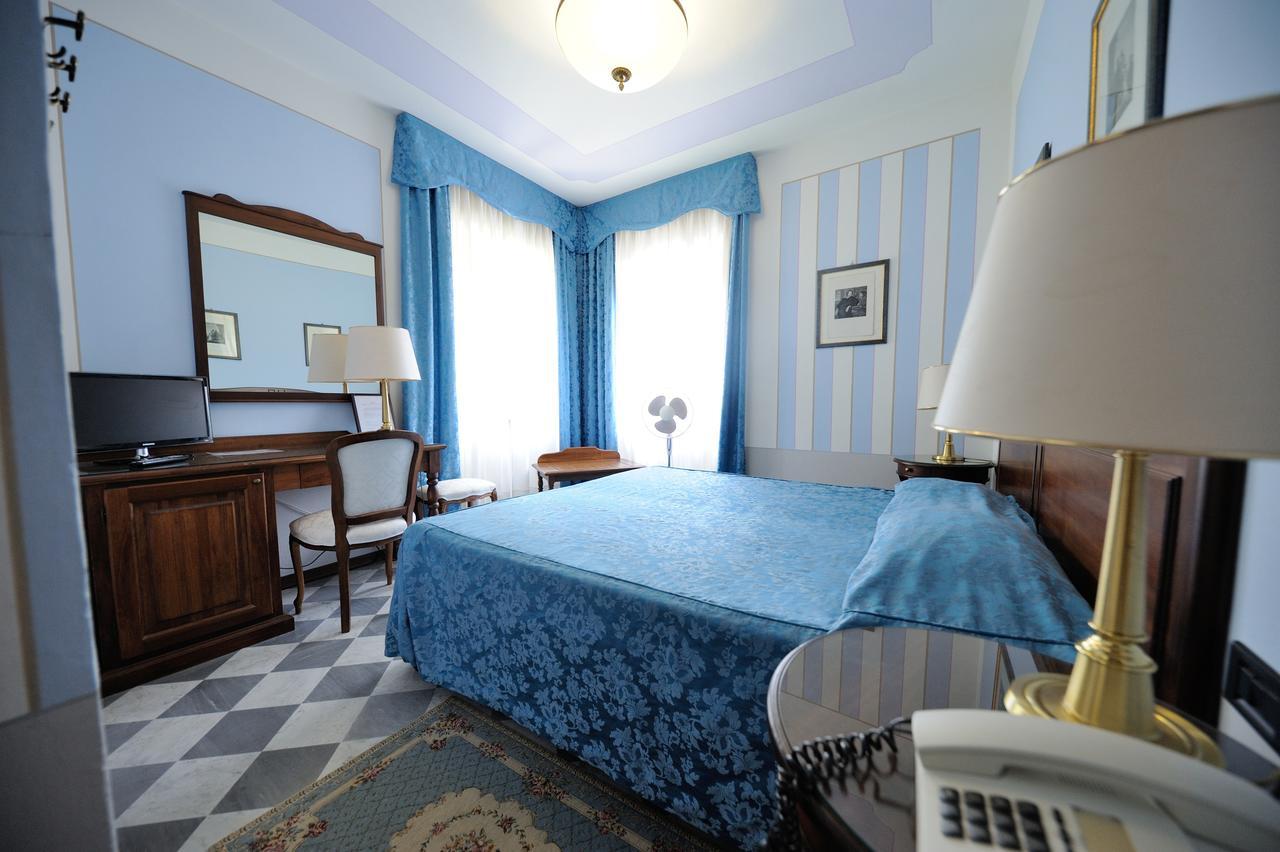 Park Hotel Regina - With Air-Condition And Pool Баньи-ди-Лукка Экстерьер фото